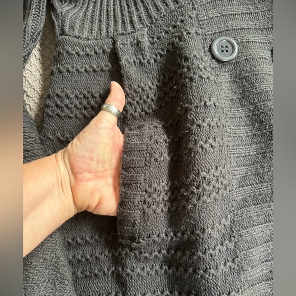 Beautiful grey double breasted warm cable knit wool blend sweater. - Picture 5 of 13